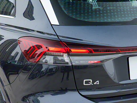 2024�� 40 e-tron ������