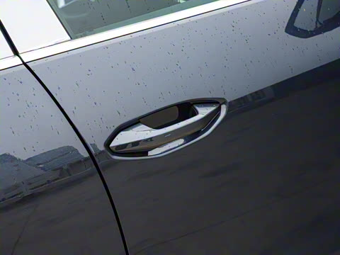 2024�� 40 e-tron ������