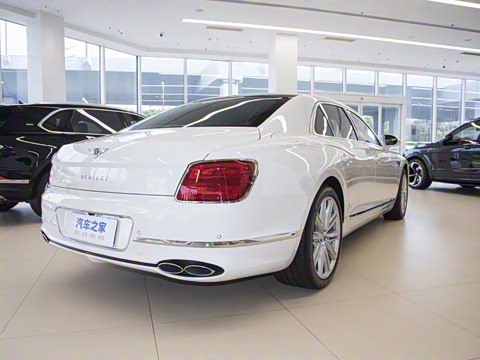 2024�� 4.0T V8 ��׼��