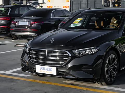 2024�� E 350 e L ���ʽ��϶����γ�