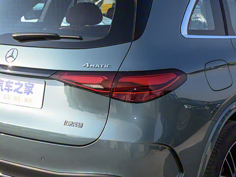 2025�� GLC 300 L 4MATIC ������ 5��