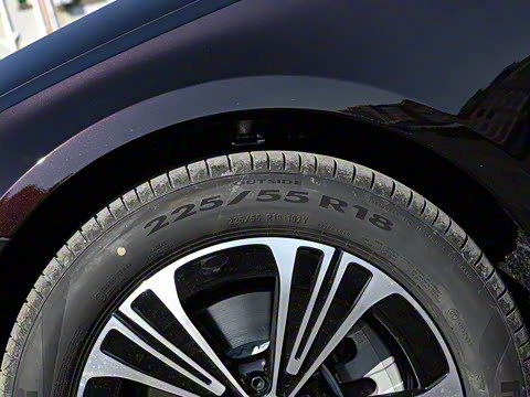 2025�� E 260 L �˶���