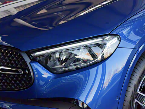 2025�� GLC 260 4MATIC ����SUV