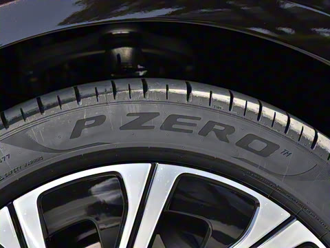 2025�� E 300 L ������