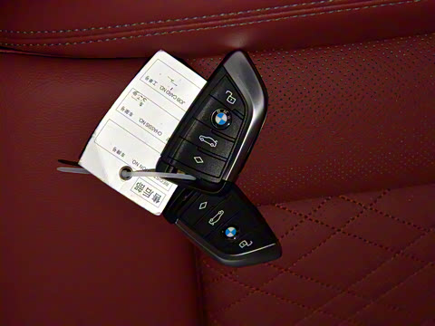 2025�� eDrive 40 L ��ҹ�˶���װ