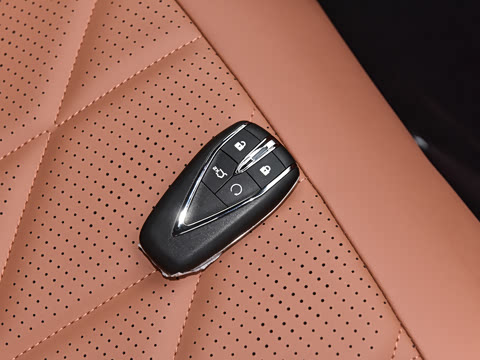 2025�� ���Ĵ� UItra 2.0T ������ �ǻ۾�����