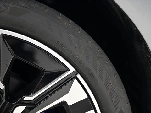 2025�� xDrive30L ������ M�˶���װ