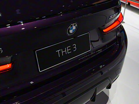 2025�� 330i 50����������