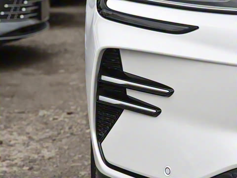 2025�� EV 520km ������