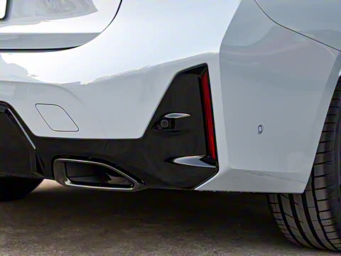 2025�� 330Li ������ M�˶���ҹ��װ