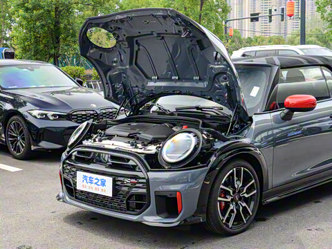 2025�� JOHN COOPER WORKS CABRIO