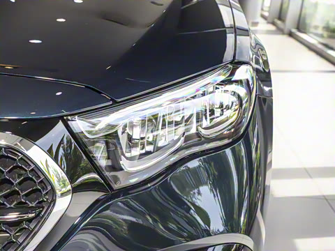 2025�� �Ŀ� E 300 L �����˶���