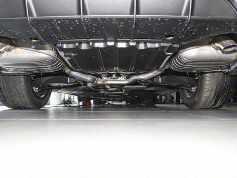 2025�� �Ŀ� E 300 L �����˶���