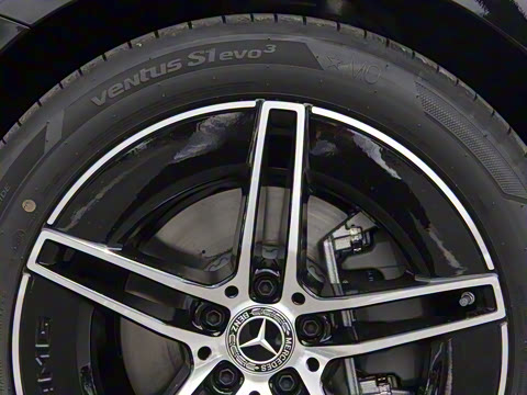 2025�� �Ŀ� E 260 �˶���