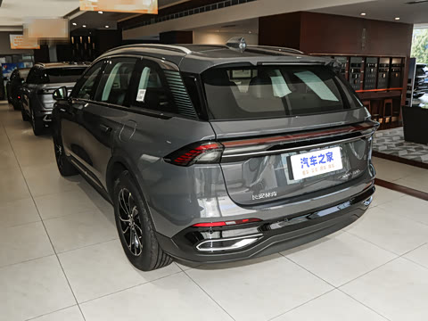 2025�� 2.0T ����������