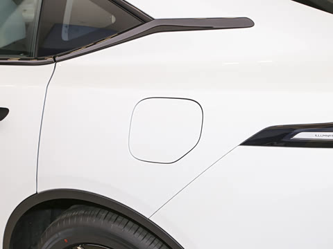 2025�� 230UltraǬ���Ǽ�ADS SE���̰�