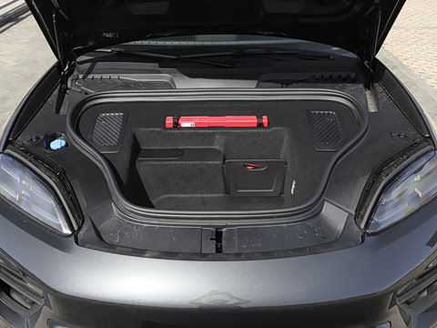 2024�� Macan ��������