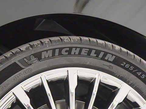 2025�� 700 Ultra�������������״��