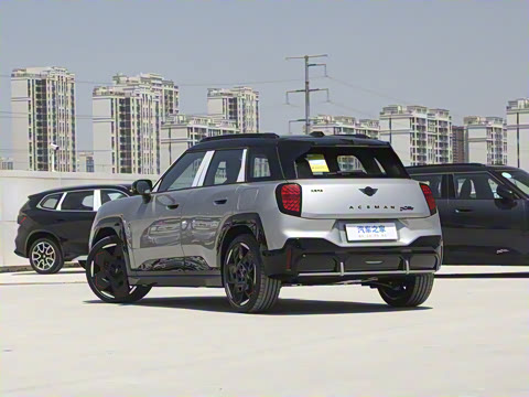 2025�� JOHN COOPER WORKS