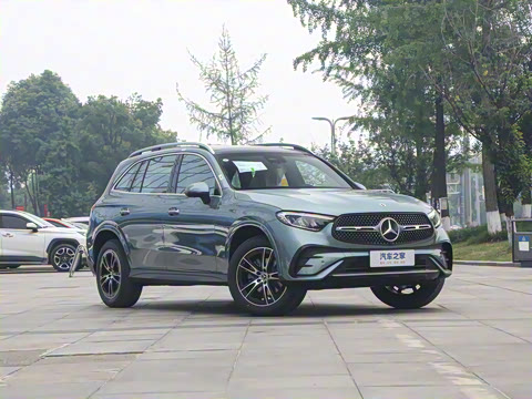 2025�� �Ŀ� GLC 260 L 4MATIC ������