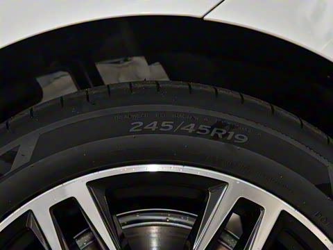 2024�� 525Li M�˶���װ