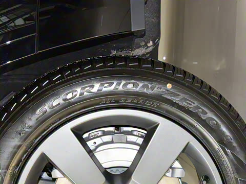 2025�� 130 3.0T P400 ����������