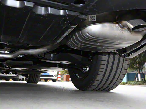 2025�� �Ŀ� E 300 L �����˶���