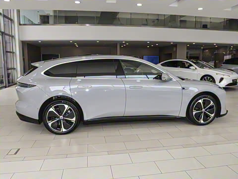 2025�� 75kWh Touring