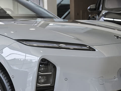 2025�� 75kWh Touring