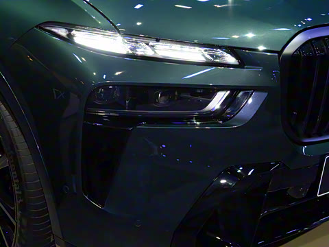 2024�� xDrive M60i