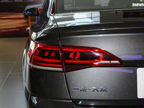 2025�� 280TSI DSG���а�