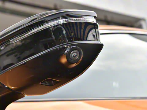 2025�� 550 PRO���а�