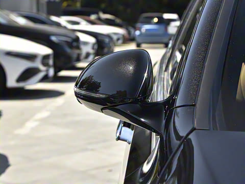 2025�� �Ŀ� E 300 L �����