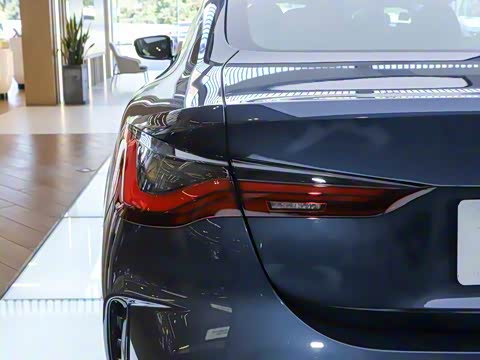 2024�� 425i M�˶���װ