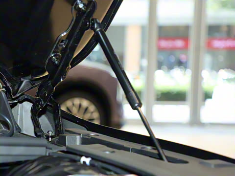 2025�� 75kWh Touring