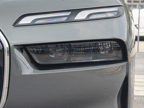 2023�� 735Li ������װ