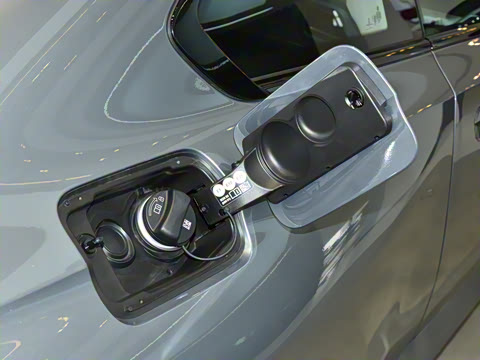 2025�� 225i M�˶���ҹ��װ