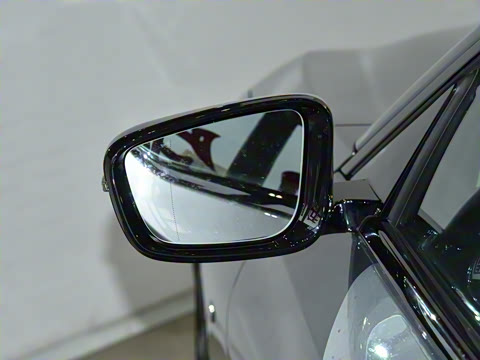 2025�� 225i M�˶���ҹ��װ