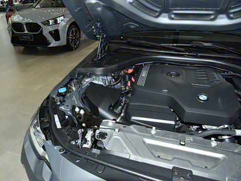 2025�� 225i M�˶���ҹ��װ