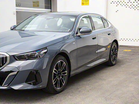 2024�� 530Li xDrive M�˶���װ