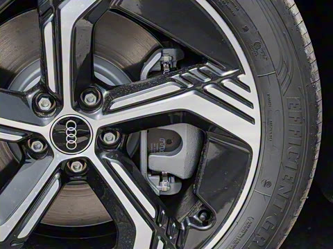 2024�� 50 e-tron quattro ������ҹ��