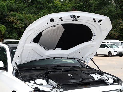 2025�� E 300 L ʱ���˶���