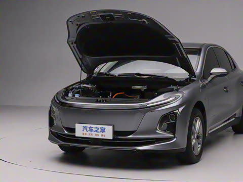 2025�� 610km PLUS