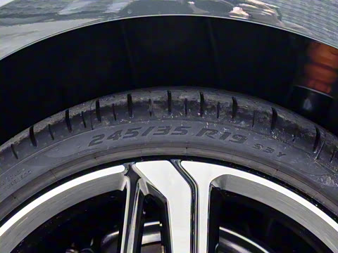 2025�� 200���������� 40 TFSI ����������