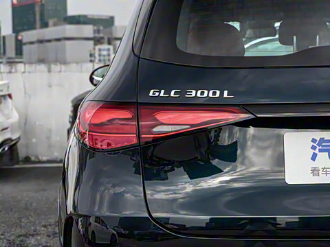 2025�� GLC 300 L 4MATIC ������ 5��