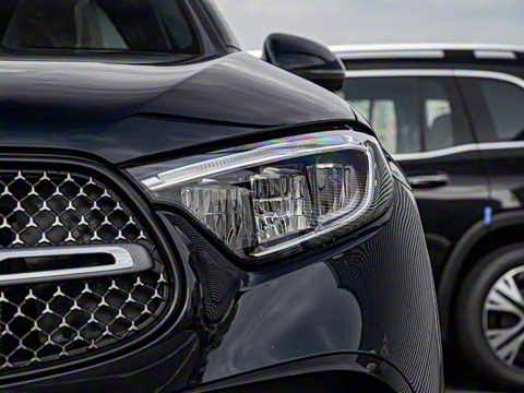 2025�� GLC 300 L 4MATIC ������ 5��