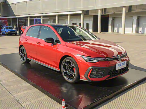 2025�� 380TSI DSG GTI
