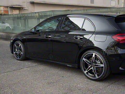 2025�� AMG A 35 4MATIC