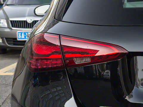 2025�� AMG A 35 4MATIC