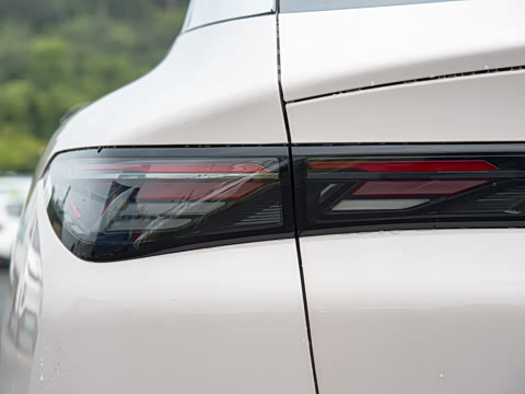 2025�� 560PRO 185kW